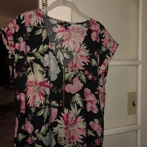 Express floral top, size large